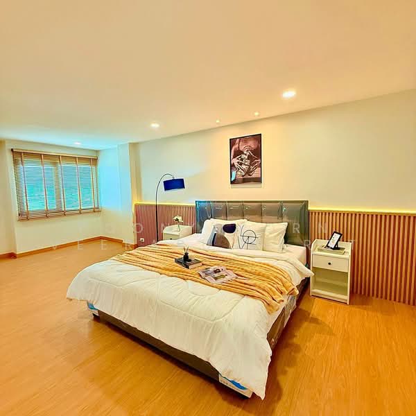 Thippharoek Condominium, Bangkok, 978 Soi Borommaratchachonnani 12, Bang Bamru, Bang Phlat, Bangkok, 2 Bedrooms, 104 sqm, Condo For Sale, by Poonyaporn Veerabulyarit, 500465149 - DDproperty.com