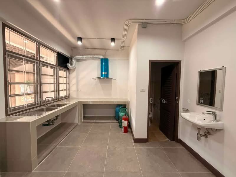 Townhouse Sutthisan – Inthamara, Bangkok, ถนนสุทธิสารวินิจฉัย, Samsen Nai, Phaya Thai, Bangkok, 4 Bedrooms, 190 sqm, Townhouse For Rent, by ปรินทร์ญาดา ชิณโชติ, 500465161 - DDproperty.com