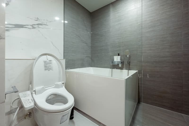 Siamese Exclusive Sukhumvit 31, Bangkok, 75 Soi Sukhumvit 31, Khlong Tan Nua, Watthana, Bangkok, 1 Bedroom, 64 sqm, Condo For Sale, by Poomphat Tienthongsakul, 500465232 - DDproperty.com