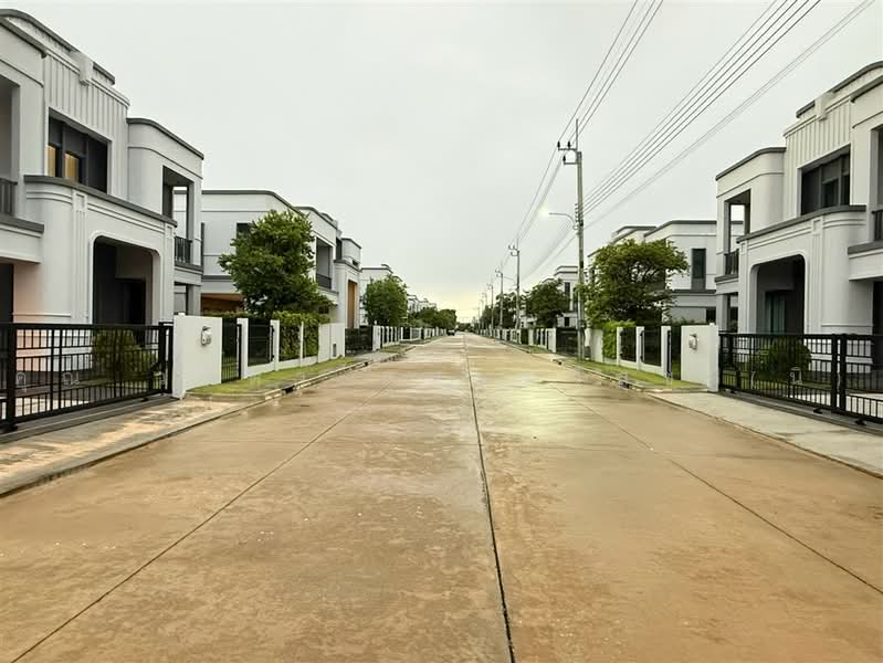 Setthasiri Wongwaen-Chatuchot, Bangkok, 1353 Sam Wa Tawan Tok, Sam Wa Tawan Tok, Khlong Sam Wa, Bangkok, 5 Bedrooms, 450 sqm, Single Detached House For Sale, by คุณ วนิดา แสนทวีสุข (นิ), 500465310 - DDproperty.com