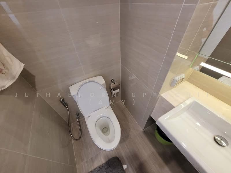 Noble BE33, Bangkok, 19 Soi Sukhumvit 33, Khlong Tan Nua, Watthana, Bangkok, 2 Bedrooms, 55 sqm, Condo For Rent, by Juthabhorn Uppachit (Amy), 500465371 - DDproperty.com