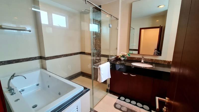 Piyathip Place, Bangkok, 24 Soi Prommitr, Khlong Tan Nua, Watthana, Bangkok, 3 Bedrooms, 260 sqm, Condo For Rent, by Jirayu Chaiyawattanasiri, 500465414 - DDproperty.com