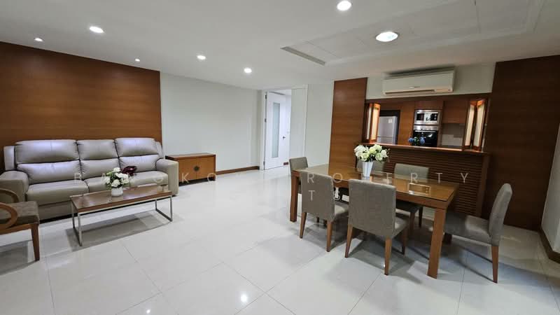 House in Ekkamai, Bangkok, Khlong Tan Nua, Watthana, Bangkok, 4 Bedrooms, 300 sqm, Single Detached House For Rent, by BANGKOK PROPERTY AGENTS, 500465506 - DDproperty.com