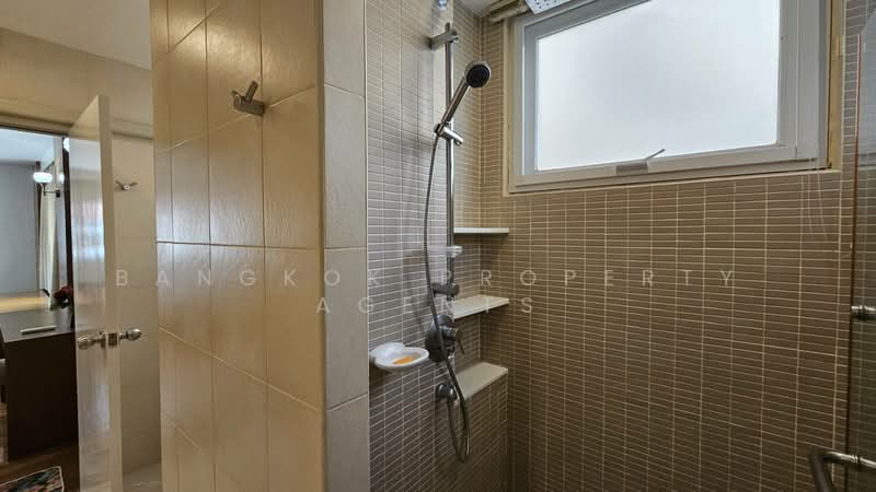 House in Ekkamai, Bangkok, Khlong Tan Nua, Watthana, Bangkok, 4 Bedrooms, 300 sqm, Single Detached House For Rent, by BANGKOK PROPERTY AGENTS, 500465506 - DDproperty.com