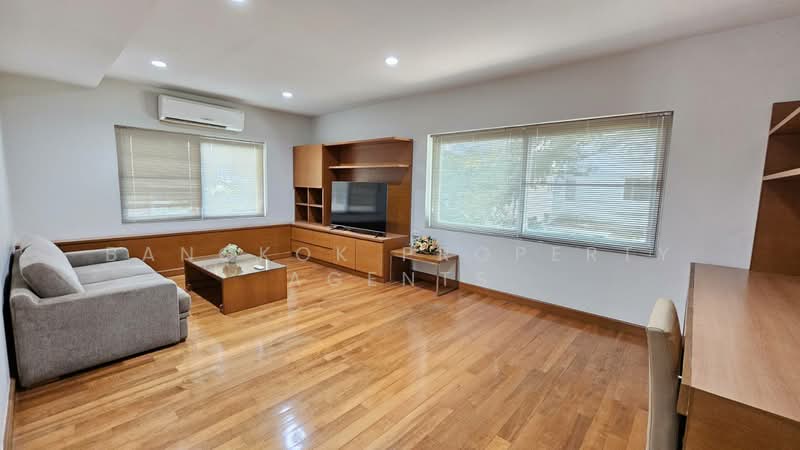 House in Ekkamai, Bangkok, Khlong Tan Nua, Watthana, Bangkok, 4 Bedrooms, 300 sqm, Single Detached House For Rent, by BANGKOK PROPERTY AGENTS, 500465506 - DDproperty.com