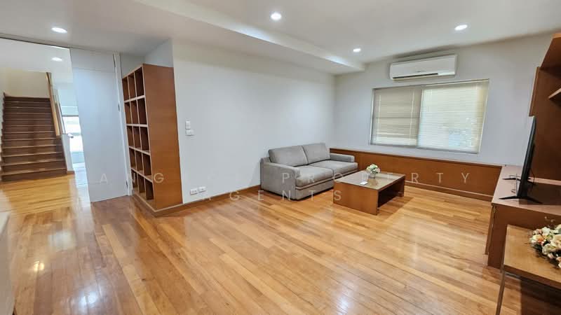House in Ekkamai, Bangkok, Khlong Tan Nua, Watthana, Bangkok, 4 Bedrooms, 300 sqm, Single Detached House For Rent, by BANGKOK PROPERTY AGENTS, 500465506 - DDproperty.com