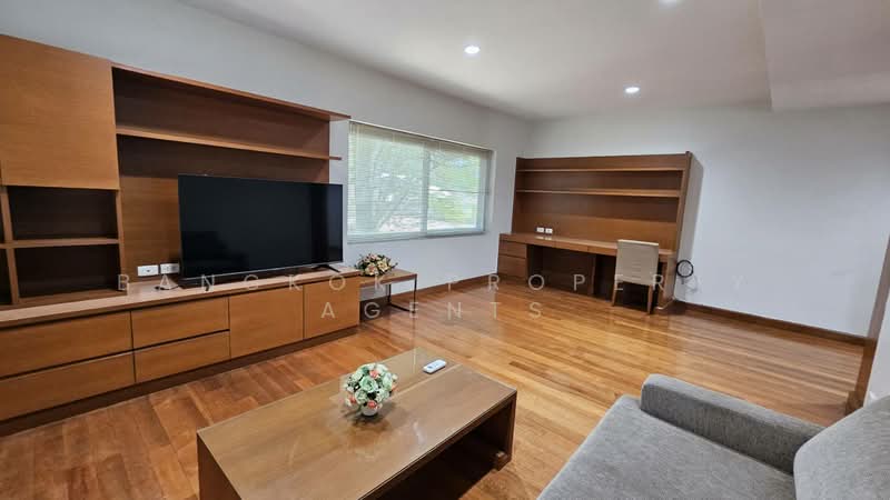 House in Ekkamai, Bangkok, Khlong Tan Nua, Watthana, Bangkok, 4 Bedrooms, 300 sqm, Single Detached House For Rent, by BANGKOK PROPERTY AGENTS, 500465506 - DDproperty.com