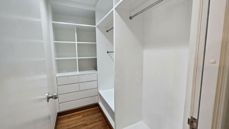 House in Ekkamai, Bangkok, Khlong Tan Nua, Watthana, Bangkok, 4 Bedrooms, 300 sqm, Single Detached House For Rent, by BANGKOK PROPERTY AGENTS, 500465506 - DDproperty.com