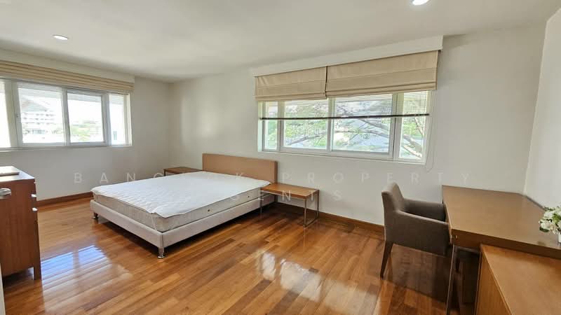 House in Ekkamai, Bangkok, Khlong Tan Nua, Watthana, Bangkok, 4 Bedrooms, 300 sqm, Single Detached House For Rent, by BANGKOK PROPERTY AGENTS, 500465506 - DDproperty.com