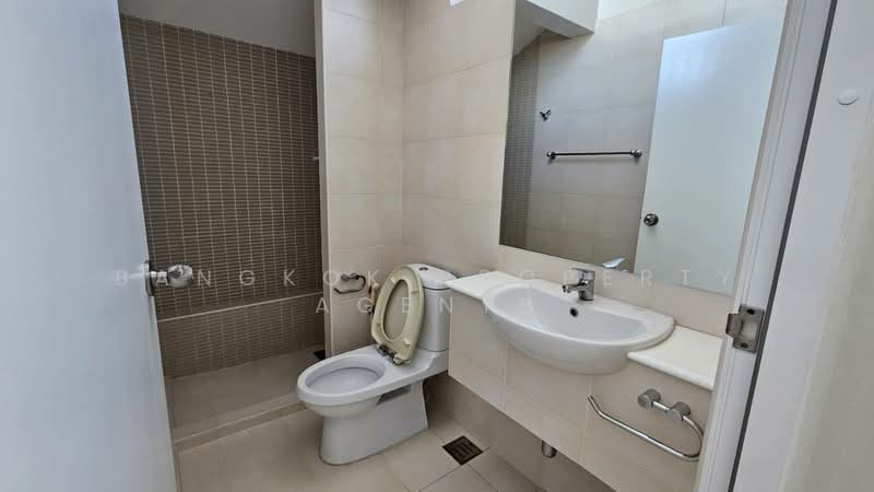 House in Ekkamai, Bangkok, Khlong Tan Nua, Watthana, Bangkok, 4 Bedrooms, 300 sqm, Single Detached House For Rent, by BANGKOK PROPERTY AGENTS, 500465506 - DDproperty.com