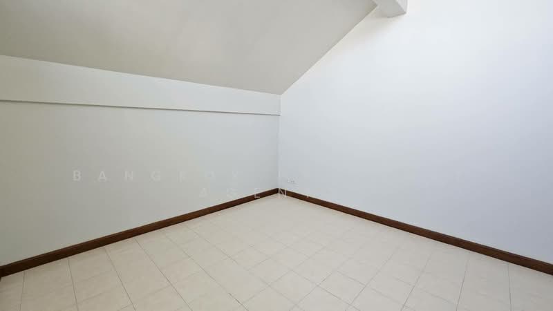 House in Ekkamai, Bangkok, Khlong Tan Nua, Watthana, Bangkok, 4 Bedrooms, 300 sqm, Single Detached House For Rent, by BANGKOK PROPERTY AGENTS, 500465506 - DDproperty.com