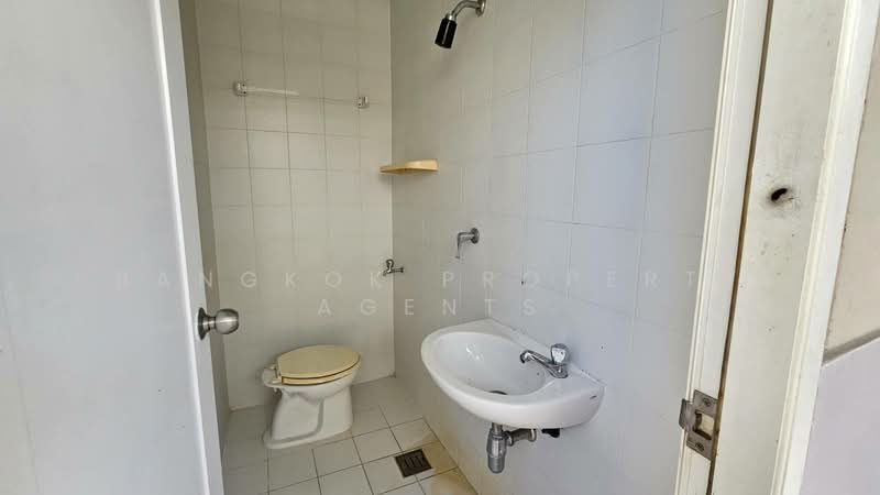 House in Ekkamai, Bangkok, Khlong Tan Nua, Watthana, Bangkok, 4 Bedrooms, 300 sqm, Single Detached House For Rent, by BANGKOK PROPERTY AGENTS, 500465506 - DDproperty.com