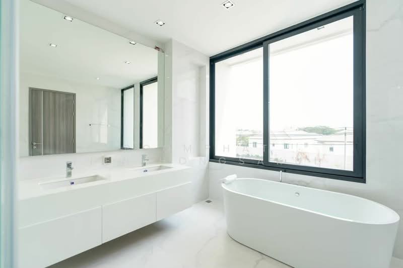 Siraninn Residences Pattanakarn, Bangkok, 585 Phatthanakan 32, Suan Luang, Bangkok, 5 Bedrooms, 659 sqm, Single Detached House For Sale, by Poomphat Tienthongsakul, 500465551 - DDproperty.com