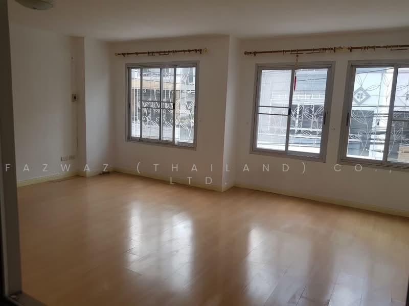 Spacious 4BR Townhouse in Nuan Chan Near Kaset–Nawamin, Bangkok, Nuan Chan, Bueng Kum, Bangkok, 4 Bedrooms, 197 sqm, Townhouse For Sale, by Fazwaz (Thailand) Co., Ltd., 500465625 - DDproperty.com