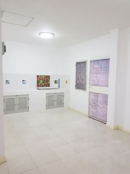 Spacious 4BR Townhouse in Nuan Chan Near Kaset–Nawamin, Bangkok, Nuan Chan, Bueng Kum, Bangkok, 4 Bedrooms, 197 sqm, Townhouse For Sale, by Fazwaz (Thailand) Co., Ltd., 500465625 - DDproperty.com