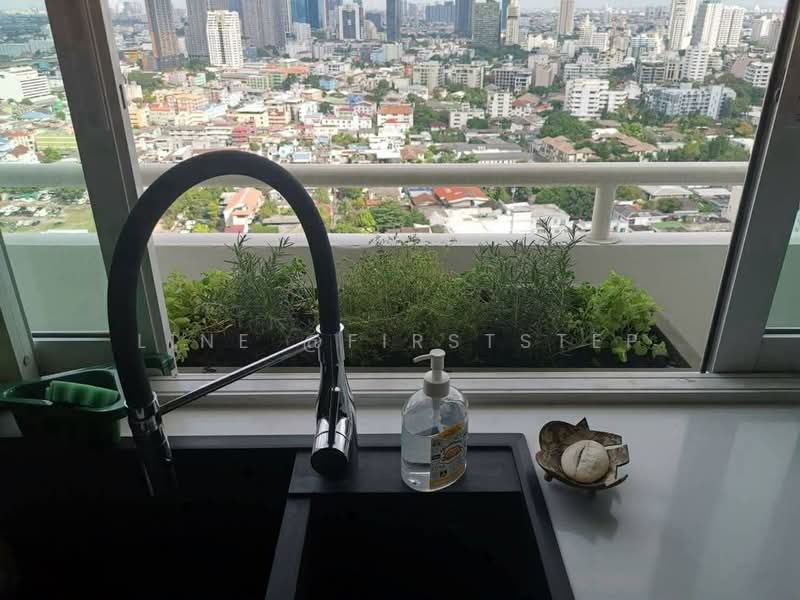 Regent On The Park 3, Bangkok, 185 Soi Sukhumvit 39 Sukhumvit Road, Khlong Tan Nua, Watthana, Bangkok, 3 Bedrooms, 250 sqm, Condo For Sale, by LINE @firststep, 500465653 - DDproperty.com
