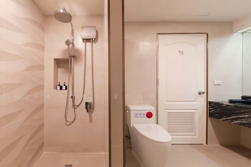 State Tower, Bangkok, 1055 Silom Road, Silom, Bang Rak, Bangkok, 1 Bedroom, 68 sqm, Condo For Rent, by Kritaphak Khongmueang, 500465660 - DDproperty.com
