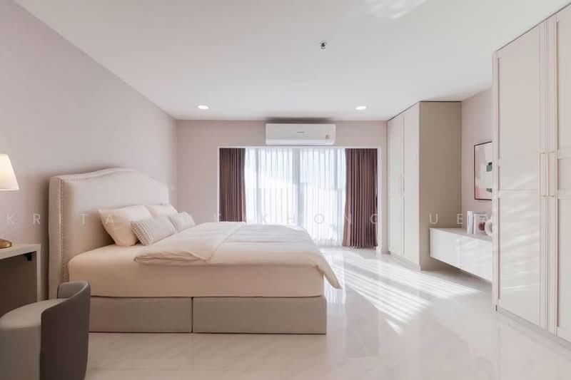 State Tower, Bangkok, 1055 Silom Road, Silom, Bang Rak, Bangkok, 1 Bedroom, 68 sqm, Condo For Rent, by Kritaphak Khongmueang, 500465660 - DDproperty.com