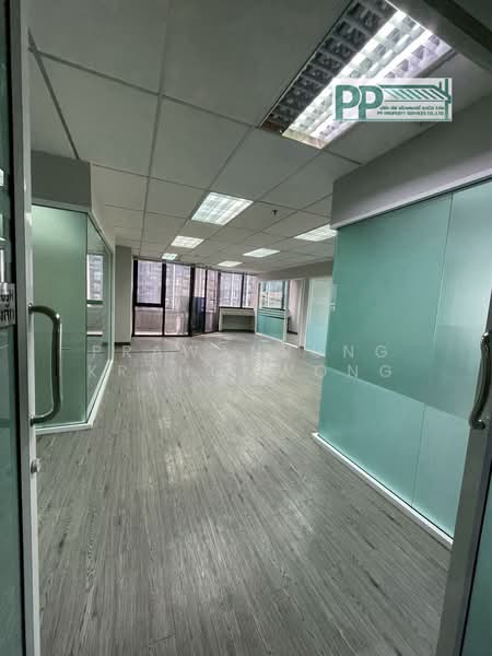 CODE:PP1-A001-0726 ให้เช่าอาคารสำนักงาน มีทั้งหมด 4 ยูนิต พื้นที่ใช้สอยขนาด 181ตรม เเละ 218 ตรม ใจกล, Bangkok, Huai Khwang, Bangkok, , 181 sqm, Office Space For Rent, by PRAWANRUNG KRAHOMWONG, 500465706 - DDproperty.com