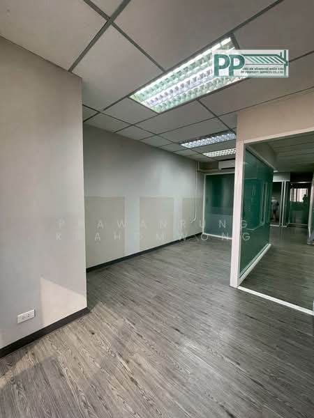 CODE:PP1-A001-0726 ให้เช่าอาคารสำนักงาน มีทั้งหมด 4 ยูนิต พื้นที่ใช้สอยขนาด 181ตรม เเละ 218 ตรม ใจกล, Bangkok, Huai Khwang, Bangkok, , 181 sqm, Office Space For Rent, by PRAWANRUNG KRAHOMWONG, 500465706 - DDproperty.com