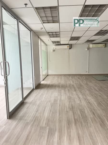 CODE:PP1-A001-0726 ให้เช่าอาคารสำนักงาน มีทั้งหมด 4 ยูนิต พื้นที่ใช้สอยขนาด 181ตรม เเละ 218 ตรม ใจกล, Bangkok, Huai Khwang, Bangkok, , 181 sqm, Office Space For Rent, by PRAWANRUNG KRAHOMWONG, 500465706 - DDproperty.com