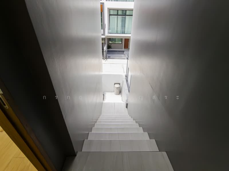 Nirvana Define Srinakarin-Rama 9, Bangkok, Srinakarin - Rom Klao Road, Saphan Sung, Bangkok, 4 Bedrooms, 350 sqm, Townhouse For Sale, by กรกฤตย์ บุญสระ, 500465710 - DDproperty.com