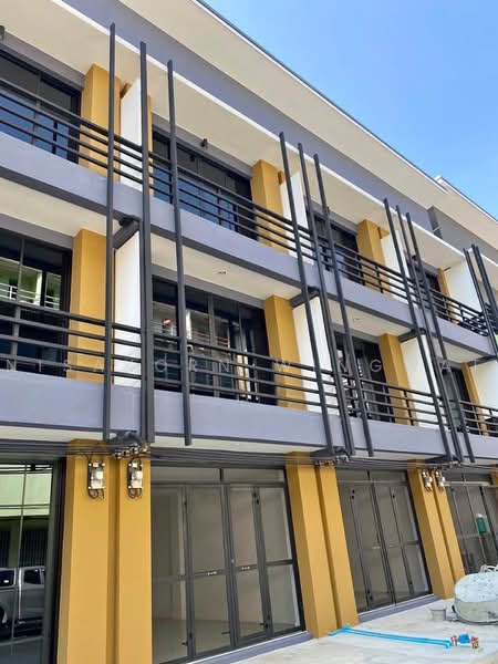 4-BR Townhouse, Bangkok, Bang Yi Khan, Bang Phlat, Bangkok, 4 Bedrooms, 200 sqm, Townhouse For Sale, by Nisakorn Wingwat, 500465718 - DDproperty.com