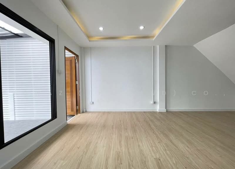 Spacious 2BR Townhouse in Phetkasem 81, 150 SqM at Only THB 2.29M, Bangkok, Nong Kham, Nong Khaem, Bangkok, 2 Bedrooms, 150 sqm, Townhouse For Sale, by Fazwaz (Thailand) Co., Ltd., 500465728 - DDproperty.com