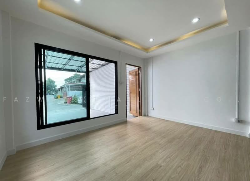 Spacious 2BR Townhouse in Phetkasem 81, 150 SqM at Only THB 2.29M, Bangkok, Nong Kham, Nong Khaem, Bangkok, 2 Bedrooms, 150 sqm, Townhouse For Sale, by Fazwaz (Thailand) Co., Ltd., 500465728 - DDproperty.com