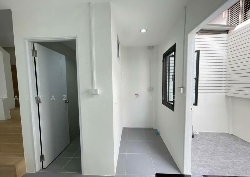 Spacious 2BR Townhouse in Phetkasem 81, 150 SqM at Only THB 2.29M, Bangkok, Nong Kham, Nong Khaem, Bangkok, 2 Bedrooms, 150 sqm, Townhouse For Sale, by Fazwaz (Thailand) Co., Ltd., 500465728 - DDproperty.com
