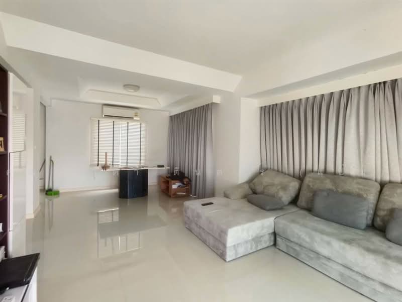 Baan Pruklada Suvarnabhumi, Samut Prakan, Lad Krabang Road Soi Lat Krabang 54, Srisa Chorakhe Noi, Bang Sao Thong, Samut Prakan, 3 Bedrooms, 240 sqm, Single Detached House For Sale, by คุณ ภาดา ตินตกร (แป๋ม), 500465744 - DDproperty.com