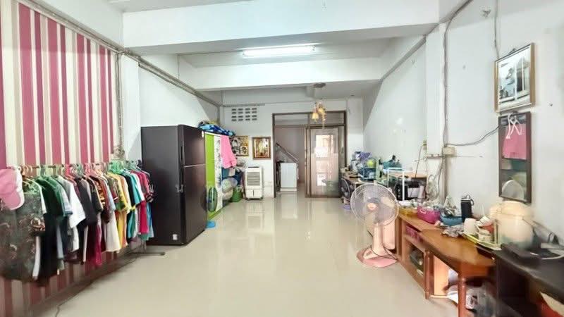 ทาวน์เฮ้าส์ 2 ชั้น เพชรเกษม 87 หนองแขม ทำเลดี, Samut Sakhon, เพชรเกษม, Om Noi, Krathum Baen, Samut Sakhon, 2 Bedrooms, 97 sqm, Townhouse For Sale, by คุณ นนทิตา ( ต่าย ), 500465760 - DDproperty.com