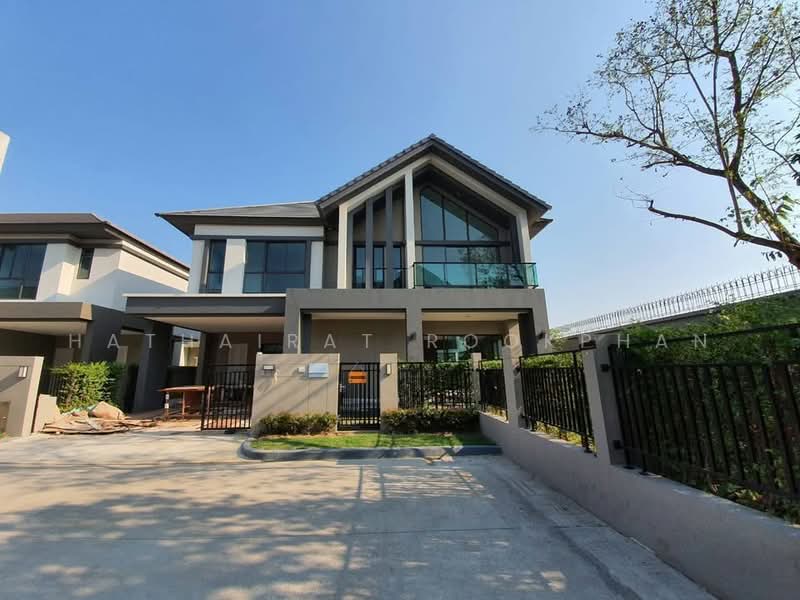 3-BR House, Bangkok, Saphan Sung, Bangkok, 3 Bedrooms, 250 sqm, Single Detached House For Sale, by Hathairat Rookphan, 500465772 - DDproperty.com
