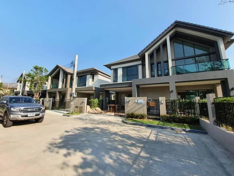 3-BR House, Bangkok, Saphan Sung, Bangkok, 3 Bedrooms, 250 sqm, Single Detached House For Sale, by Hathairat Rookphan, 500465772 - DDproperty.com