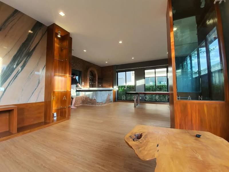 3-BR House, Bangkok, Saphan Sung, Bangkok, 3 Bedrooms, 250 sqm, Single Detached House For Sale, by Hathairat Rookphan, 500465772 - DDproperty.com