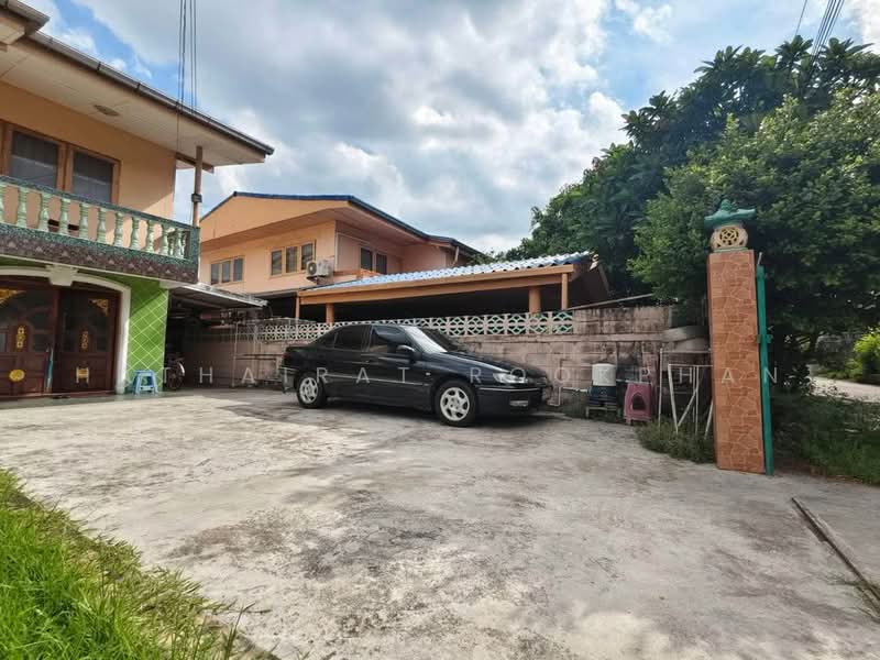 4-BR House, Bangkok, Lat Phrao, Bangkok, 4 Bedrooms, 220 sqm, Single Detached House For Sale, by Hathairat Rookphan, 500465790 - DDproperty.com