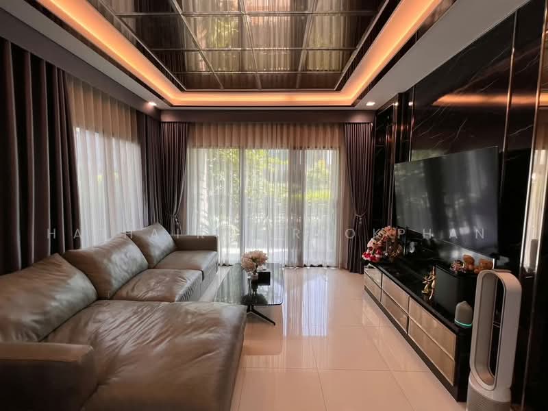 3-BR House, Bangkok, Saphan Sung, Bangkok, 3 Bedrooms, 247 sqm, Single Detached House For Sale, by Hathairat Rookphan, 500465794 - DDproperty.com