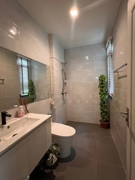 3-BR House, Bangkok, Saphan Sung, Bangkok, 3 Bedrooms, 247 sqm, Single Detached House For Sale, by Hathairat Rookphan, 500465794 - DDproperty.com