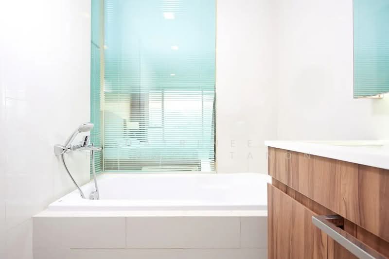 Via 31, Bangkok, Soi Sukhumvit 31, Khlong Tan Nua, Watthana, Bangkok, 2 Bedrooms, 70 sqm, Condo For Rent, by Natrinee Aphirachatanon, 500465801 - DDproperty.com