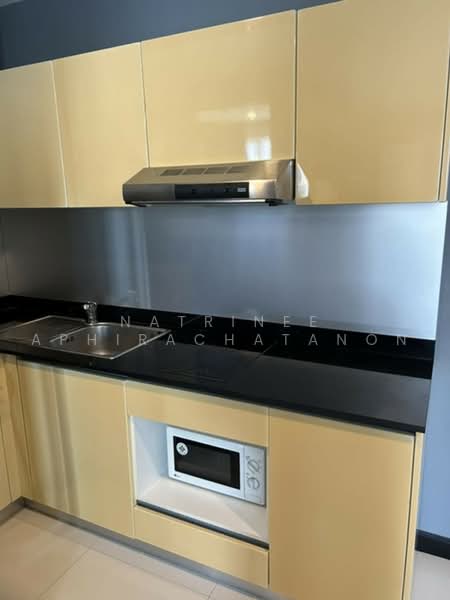 Voque Sukhumvit 16, Bangkok, Soi Sukhumvit 16, Khlong Toei, Bangkok, 1 Bedroom, 40 sqm, Condo For Rent, by Natrinee Aphirachatanon, 500465817 - DDproperty.com