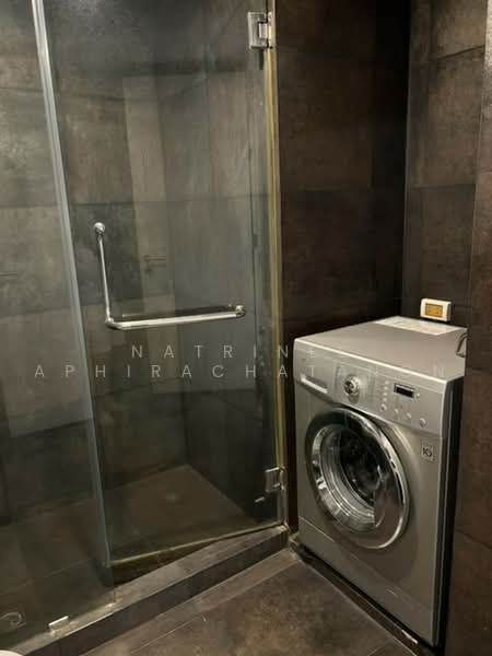 Voque Sukhumvit 16, Bangkok, Soi Sukhumvit 16, Khlong Toei, Bangkok, 1 Bedroom, 40 sqm, Condo For Rent, by Natrinee Aphirachatanon, 500465817 - DDproperty.com