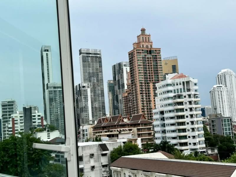 Voque Sukhumvit 16, Bangkok, Soi Sukhumvit 16, Khlong Toei, Bangkok, 1 Bedroom, 40 sqm, Condo For Rent, by Natrinee Aphirachatanon, 500465817 - DDproperty.com