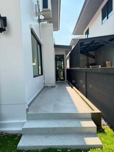 Setthasiri Pattanakarn, Bangkok, Phatthanakan-Onnut Road (New Cut), Prawet, Bangkok, 3 Bedrooms, 344 sqm, Single Detached House For Sale, by Manapong Phromphitak, 500465820 - DDproperty.com