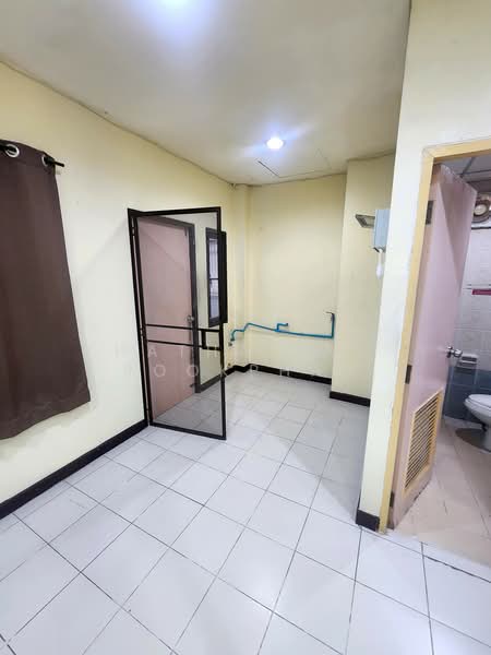 undefined, Bangkok, Wang Thonglang, Bangkok, 4 Bedrooms, 300 sqm, Townhouse For Sale, by Hathairat Rookphan, 500465835 - DDproperty.com