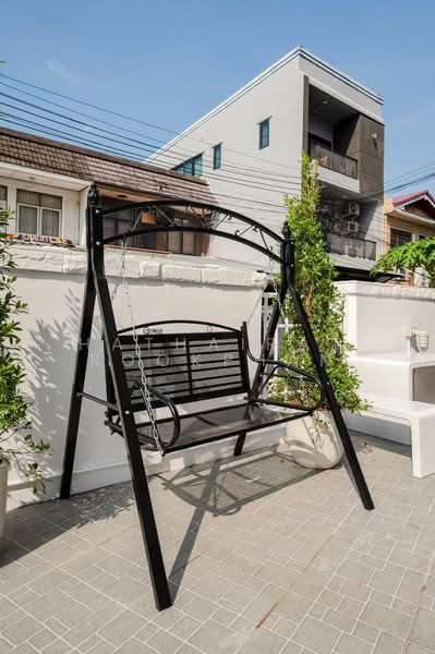 5-BR Townhouse, Bangkok, Jom Phon, Chatuchak, Bangkok, 5 Bedrooms, 300 sqm, Townhouse For Rent, by Hathairat Rookphan, 500465884 - DDproperty.com