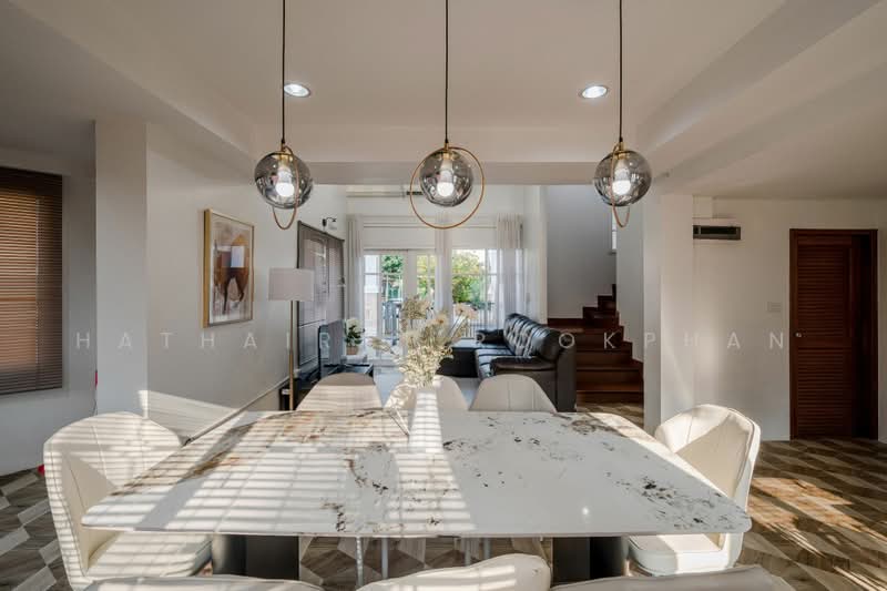 5-BR Townhouse, Bangkok, Jom Phon, Chatuchak, Bangkok, 5 Bedrooms, 300 sqm, Townhouse For Rent, by Hathairat Rookphan, 500465884 - DDproperty.com