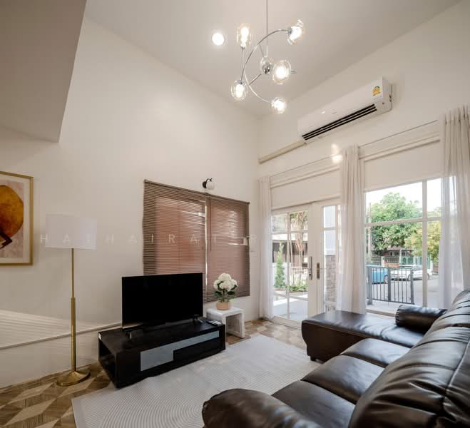 5-BR Townhouse, Bangkok, Jom Phon, Chatuchak, Bangkok, 5 Bedrooms, 300 sqm, Townhouse For Rent, by Hathairat Rookphan, 500465884 - DDproperty.com