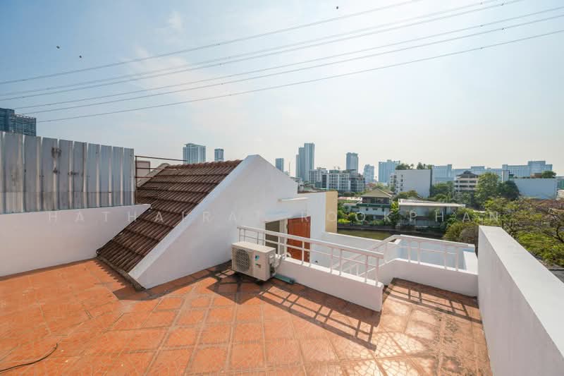 5-BR Townhouse, Bangkok, Jom Phon, Chatuchak, Bangkok, 5 Bedrooms, 300 sqm, Townhouse For Rent, by Hathairat Rookphan, 500465884 - DDproperty.com