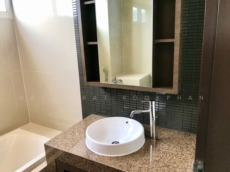 NS Residence, Bangkok, 96 Soi Charoenmitr, 10 Ekkamai Rd, Phra Kanong Nua, Watthana, Bangkok, 2 Bedrooms, 110 sqm, Apartment For Rent, by Hathairat Rookphan, 500465898 - DDproperty.com