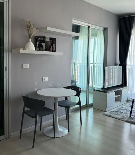Life Ratchadapisek, Bangkok, 279 Ratchadapisaek Road, Huai Khwang, Bangkok, 2 Bedrooms, 46 sqm, Condo For Sale, by Pichamon Boonchit, 500465977 - DDproperty.com